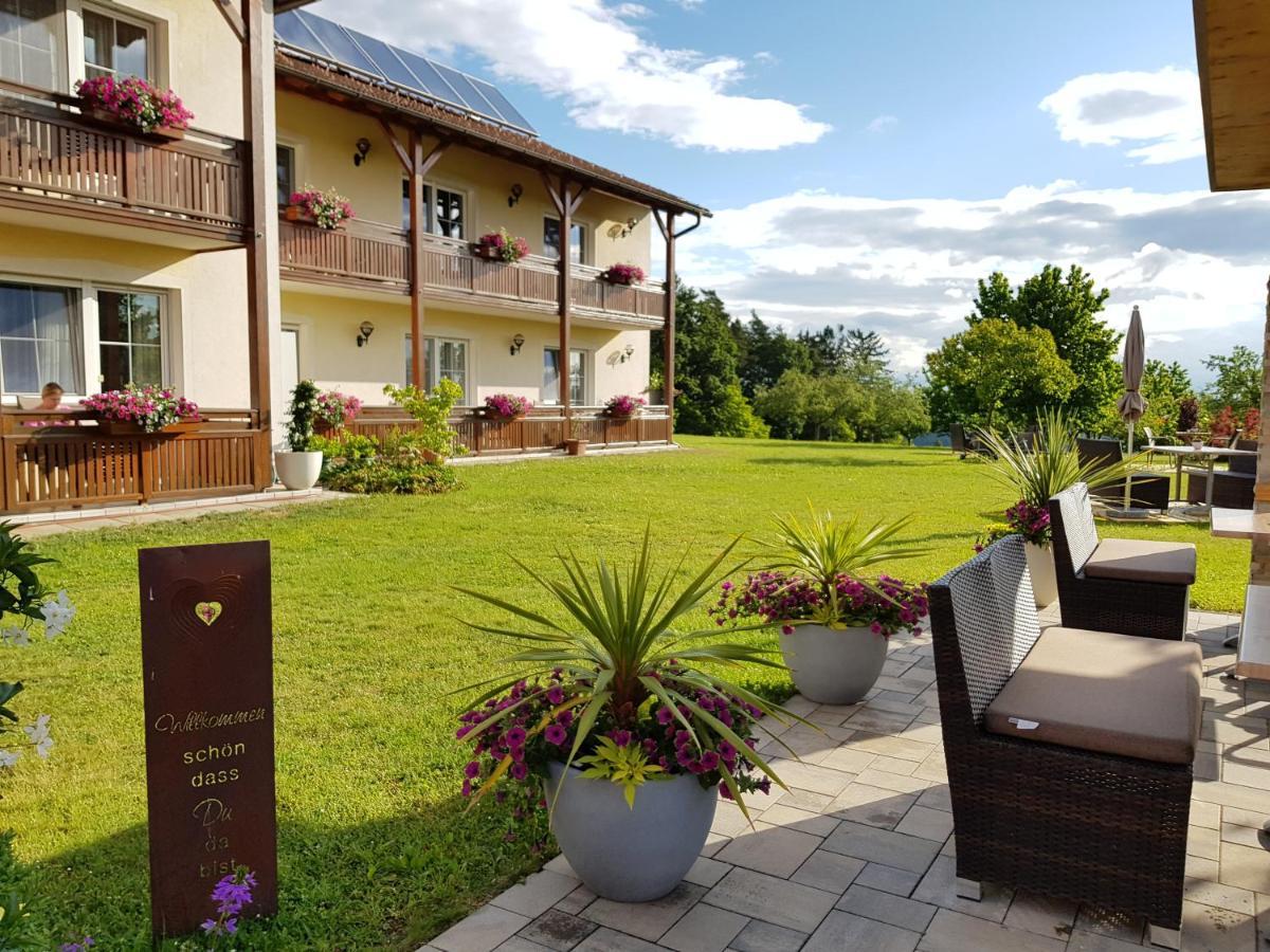Hotel-Restaurant Teuschler-Mogg Bad Waltersdorf Inklusiv Genusscard Exterior photo